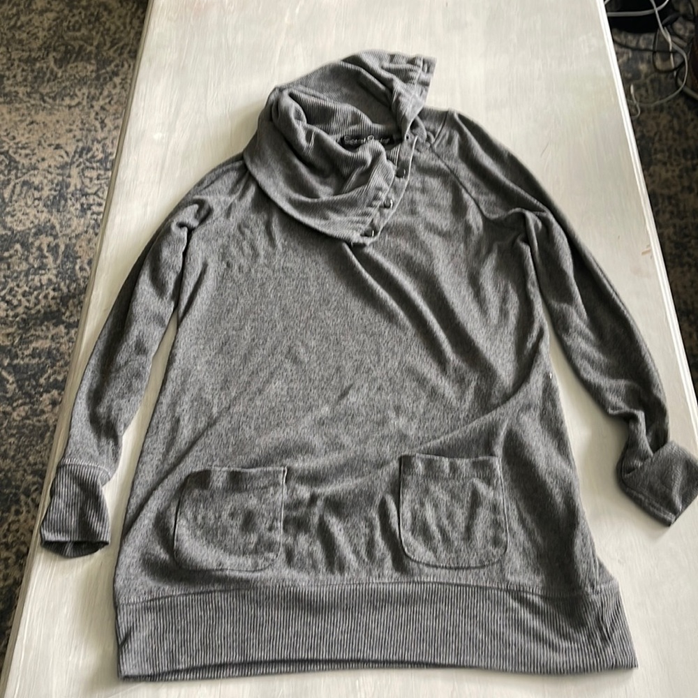 Pull over sweater
